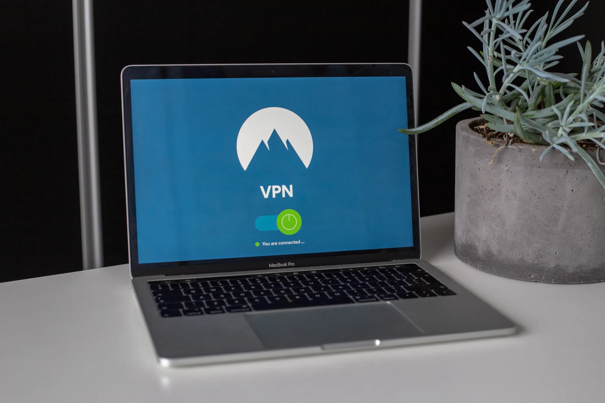 Computer connecting to a VPN service